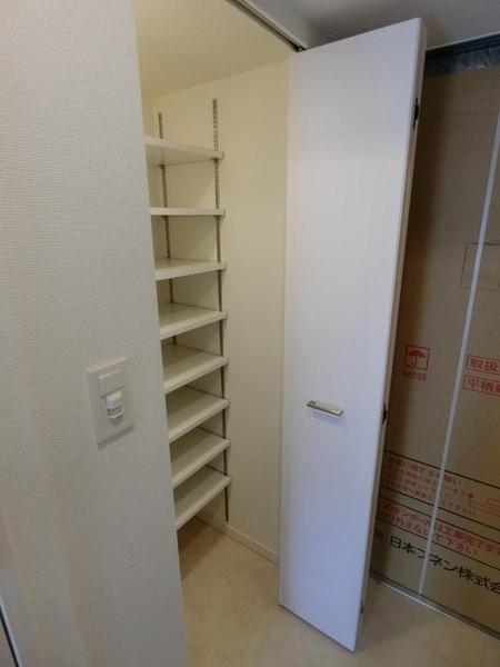 レオンコンフォート難波クレア（306） 玄関