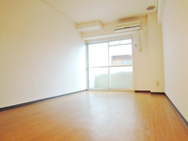 グラントピア北堀江（301） リビング