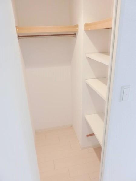 プレサンス難波南アーバニッシュ 収納