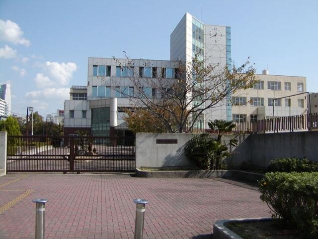 大阪市立難波中学校：684m