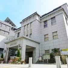 大阪市天王寺区役所：1057m