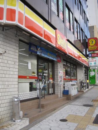 デイリーヤマザキ谷町6丁目店：60m