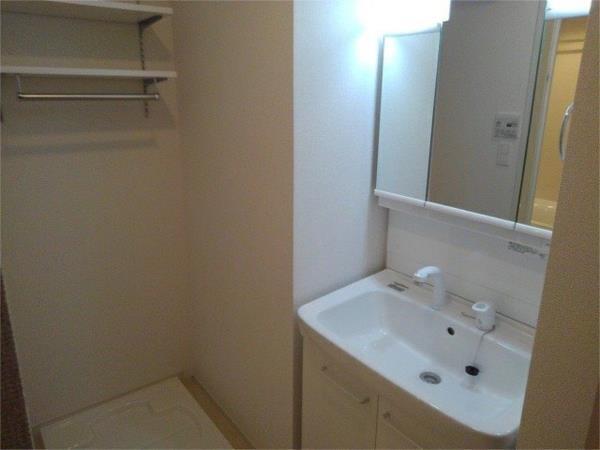クレア・ルース 部屋画像