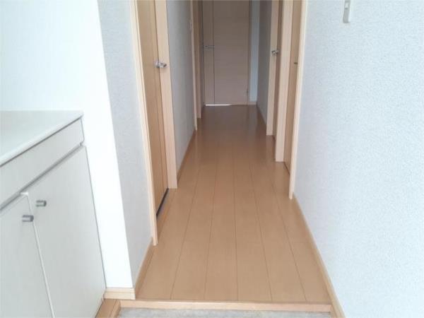 ニューマリッチ加古 玄関