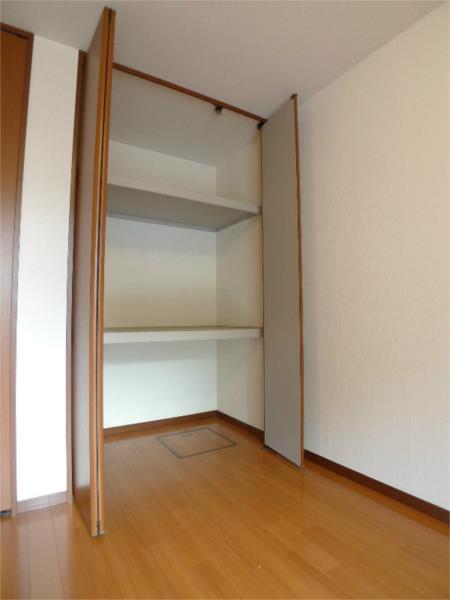 シャーメゾン六分一Ｂ棟 収納