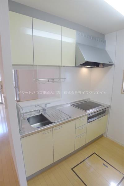 シャーメゾン花水木A キッチン