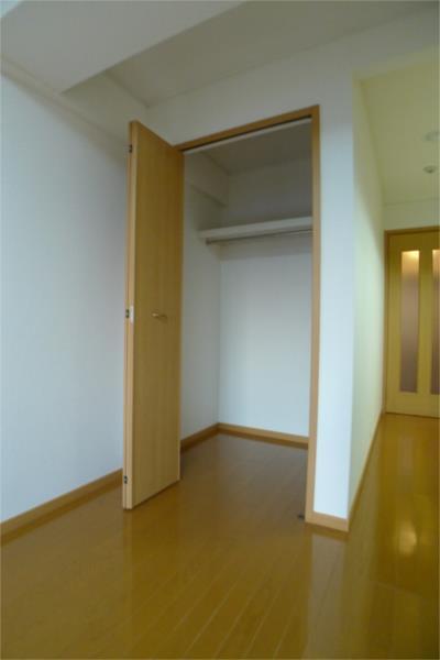 コンフォート　本町 収納