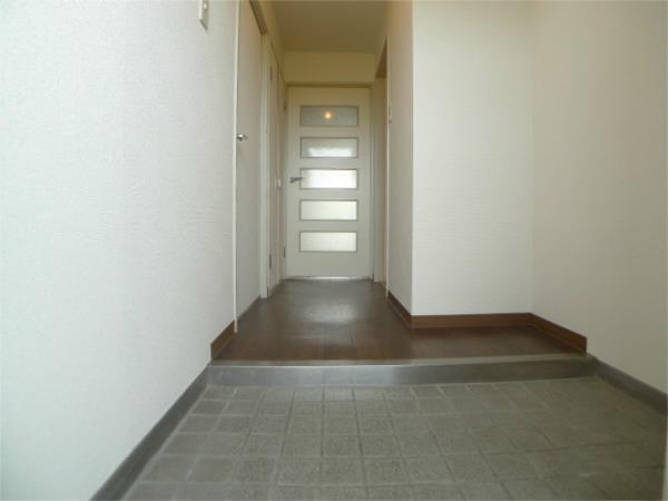 茜六番館 玄関