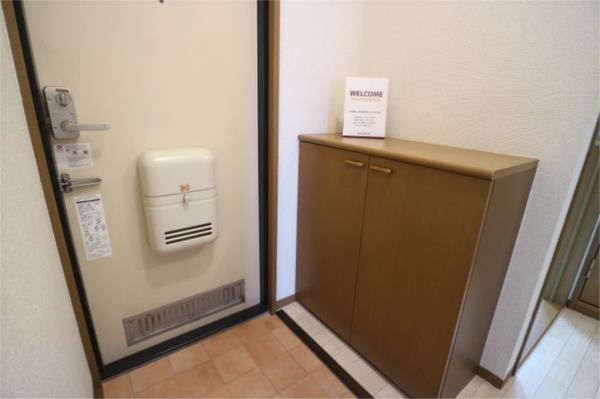 フリーデンIII棟 玄関
