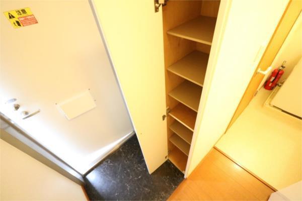 レオパレスヴィラ東加古川 玄関