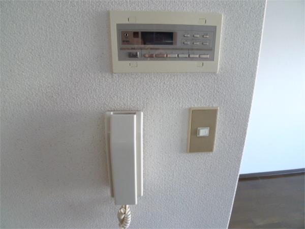 プレアール粟津III 玄関