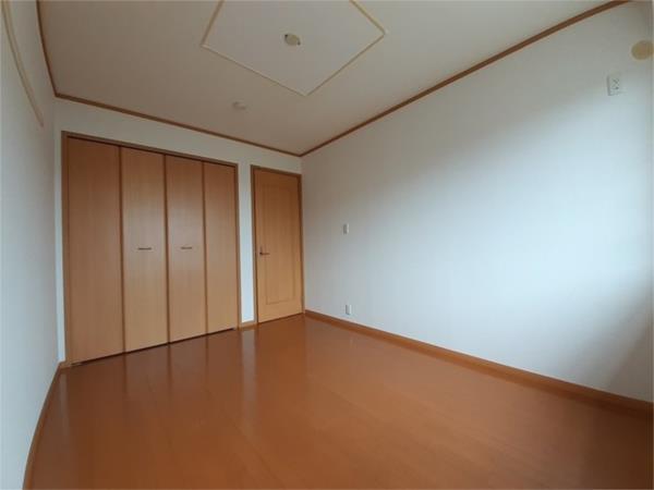ヴィラ・ポポラーレI 部屋画像