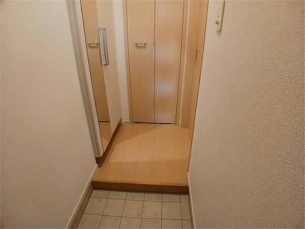 プロムナード弐番館 玄関