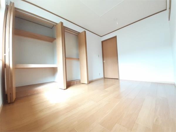 ジュアン参番館 収納