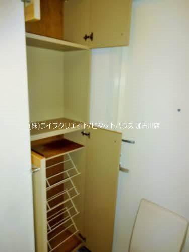 フレグランス粟津A 玄関