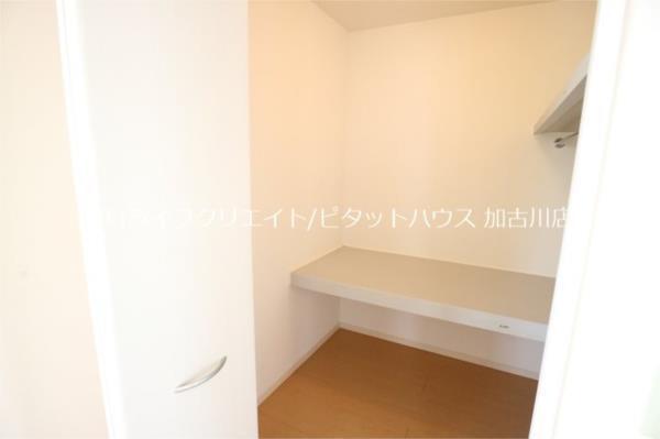 三木市緑が丘町東一戸建 収納