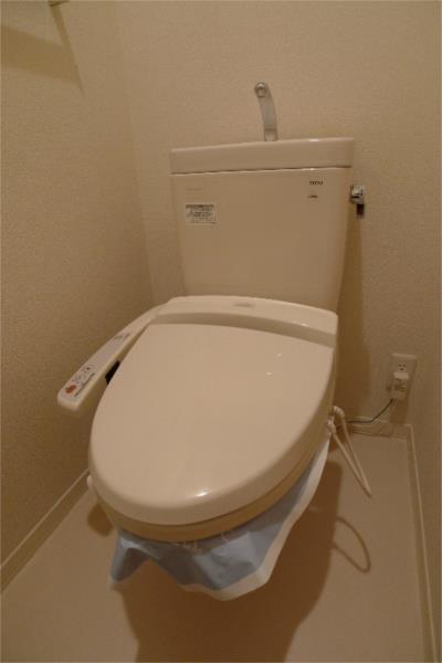 シャーメゾンクラヴィエ上中　A棟（101） トイレ
