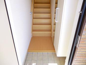 プロムナード弐番館 玄関