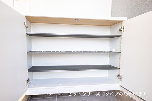 ヒカルサ加古川陵南 収納