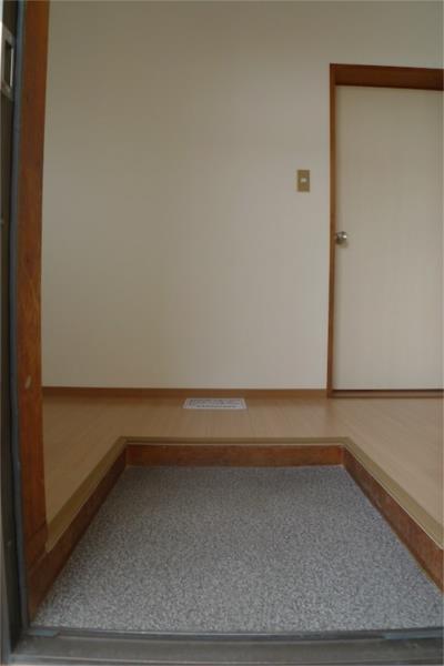 ホリデーハイツ 玄関