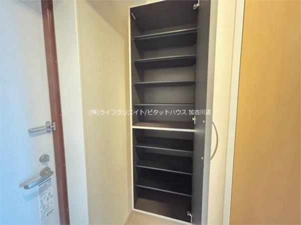 メゾン　ド　アミュレット 玄関