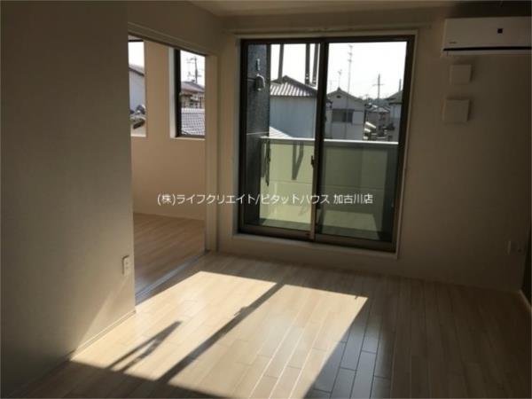パインフォレスト浜の宮II リビング