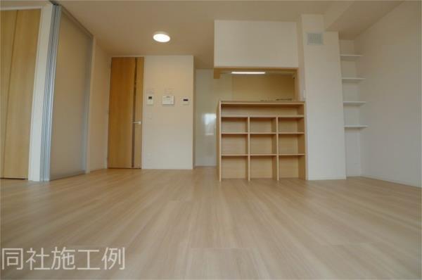 三木市緑が丘町西アパート リビング