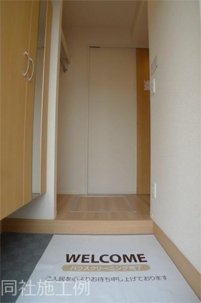 三木市緑が丘町西アパート 玄関