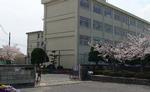平岡中学校：1070m