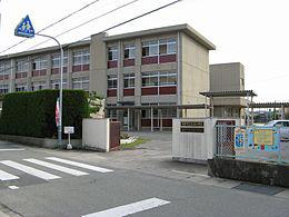 北浜小学校：636m