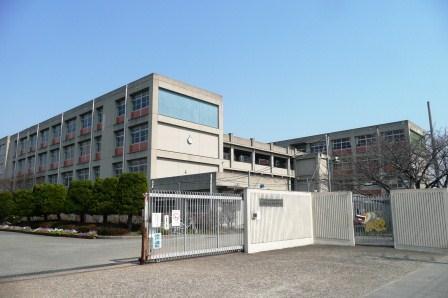 加古川市立東神吉南小学校：703m
