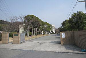 東播工業高校：695m