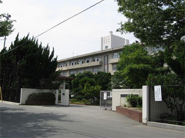 高砂市立荒井中学校：844m
