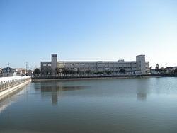 播磨町立蓮池小学校：476m