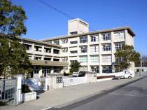 三木市立自由が丘中学校：1601m