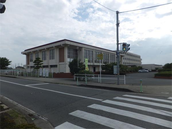 稲美町立稲美北中学校：1895m