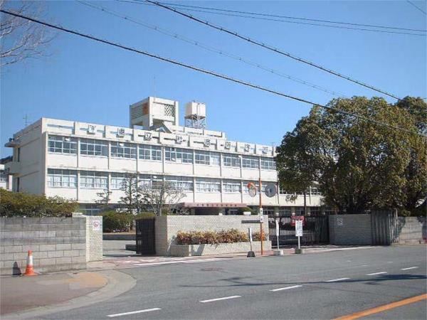 兵庫県立社高校：282m