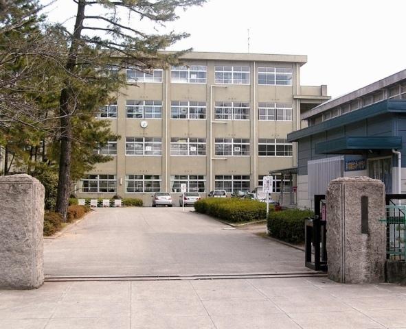 加古川市立浜の宮小学校：339m