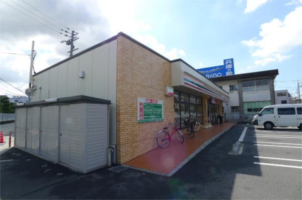 ｷﾘﾝ堂 高砂米田店：49m