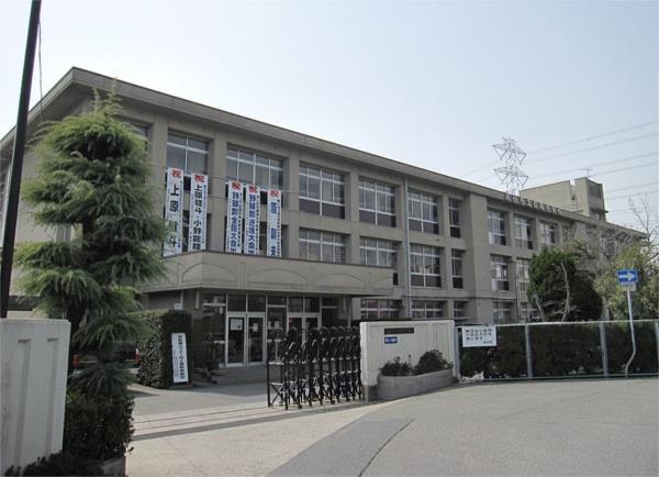 高砂市立松陽中学校：937m