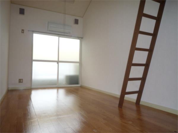 ヨーロピアン4番館（108） エントランス