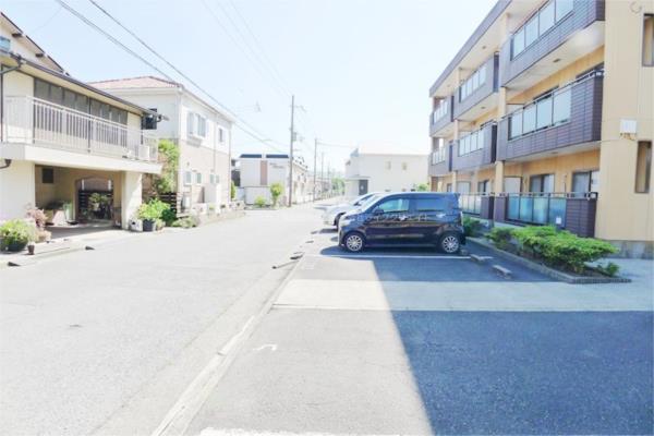 MANSION　LOTUS 駐車場