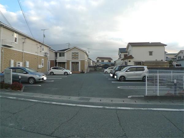 エスターブレC 駐車場