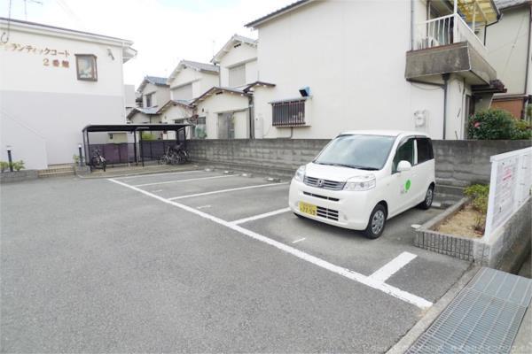 アトランティックコート弐番館 駐車場