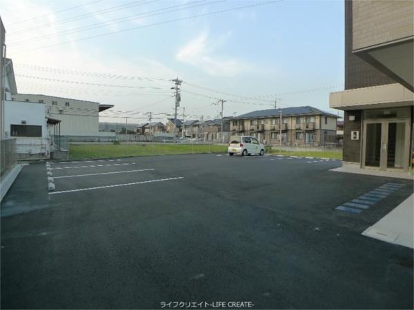 Eagle’s nest（302） 駐車場