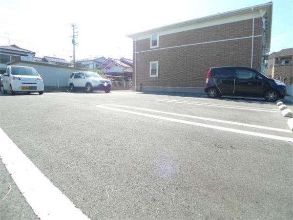 加古川市野口町長砂アパート 駐車場