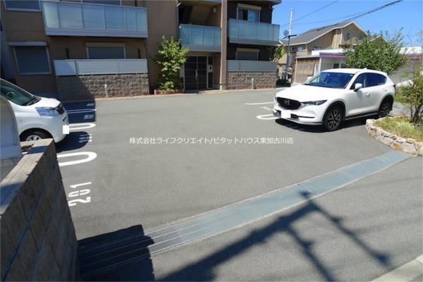 パラドール野口（301） 駐車場
