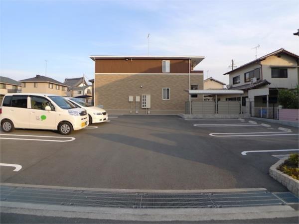 アン　シャイン 駐車場