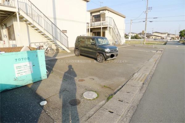 ミリアハイムII 駐車場