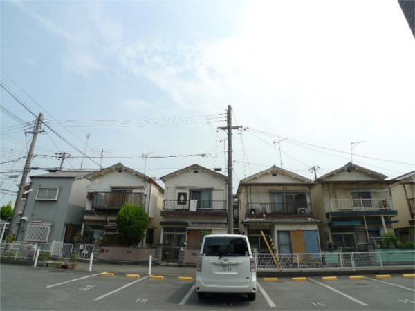 シャルム壱番館 駐車場